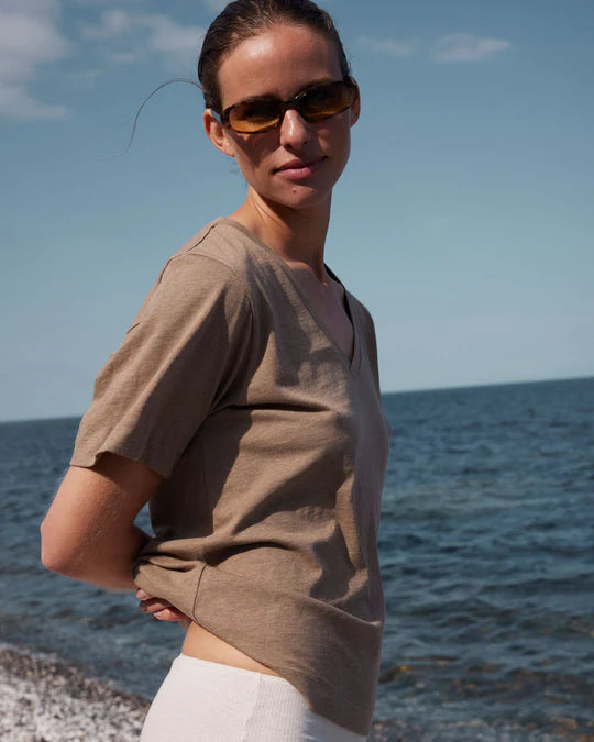 Esmé V-bolur Tee GOT