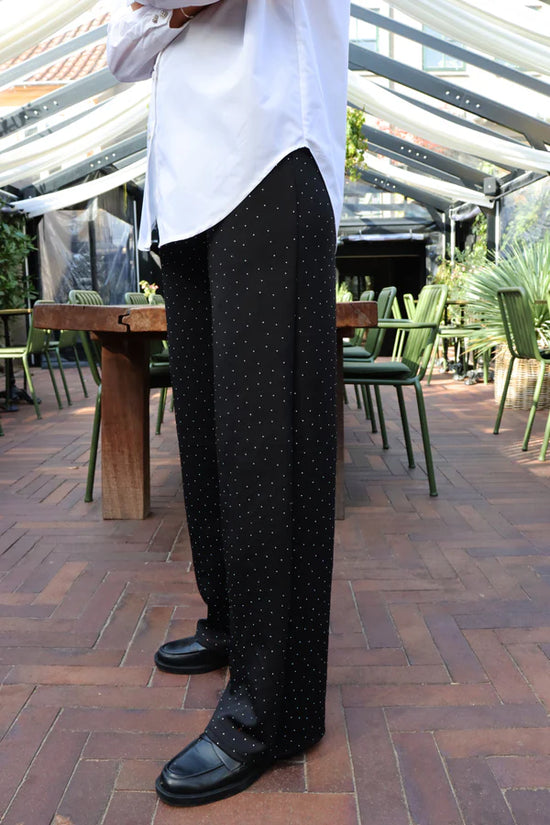 Henne Wide með steinum