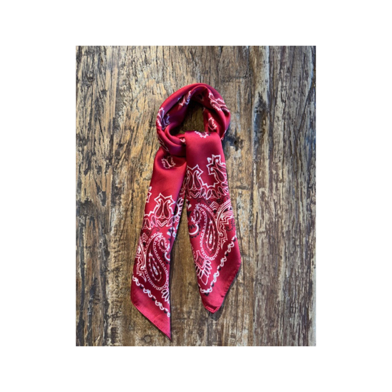 Klútur rauður og off white