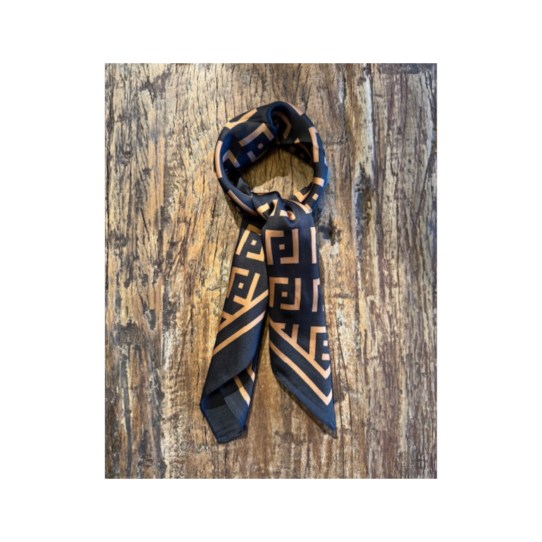 Klútur Fendi svartur og rosegold