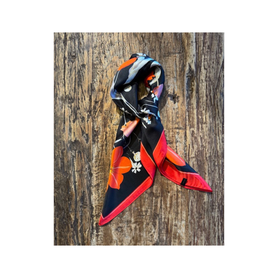 Klútur svartur, rauður og orange